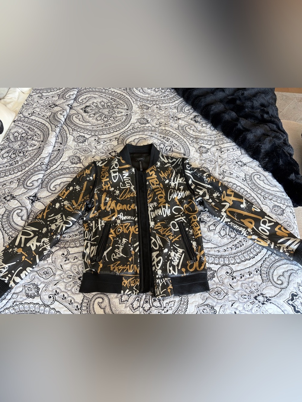 The French deal Jacket ESSENTIEL GRAFFITI